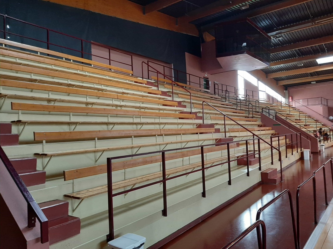 Curel-tribunes