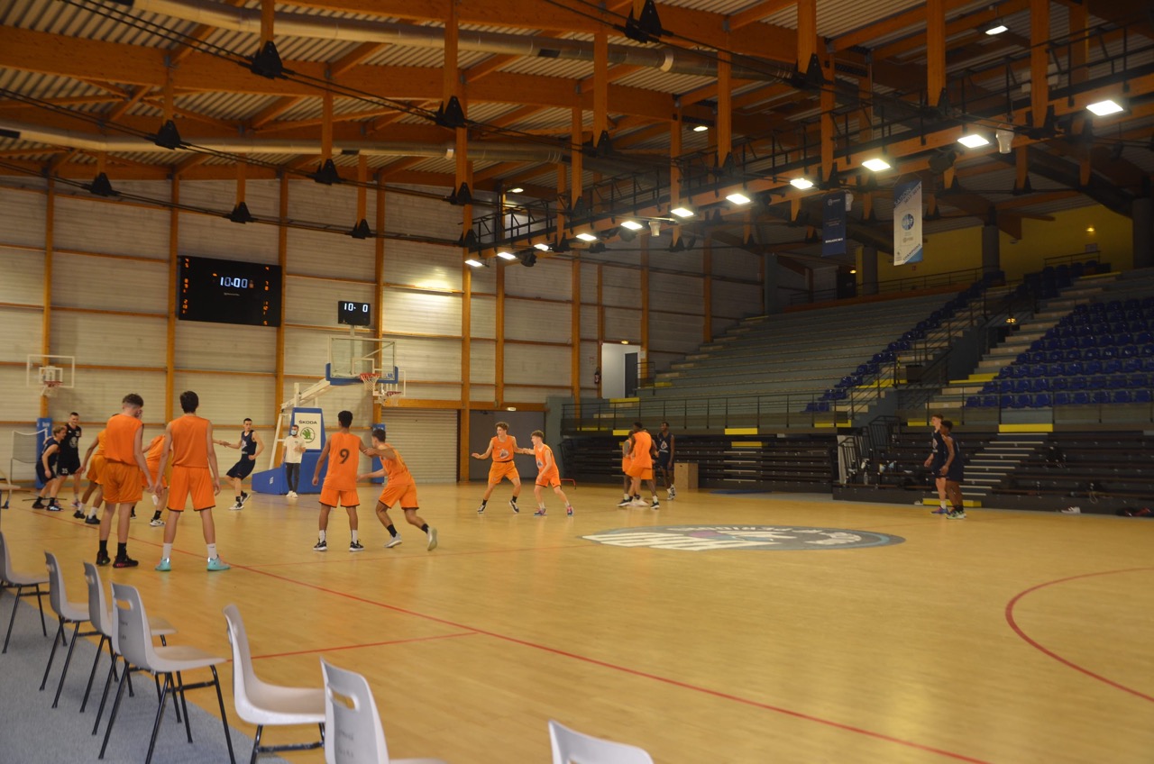 Gymnase-Agora_Salle-et-tribunes
