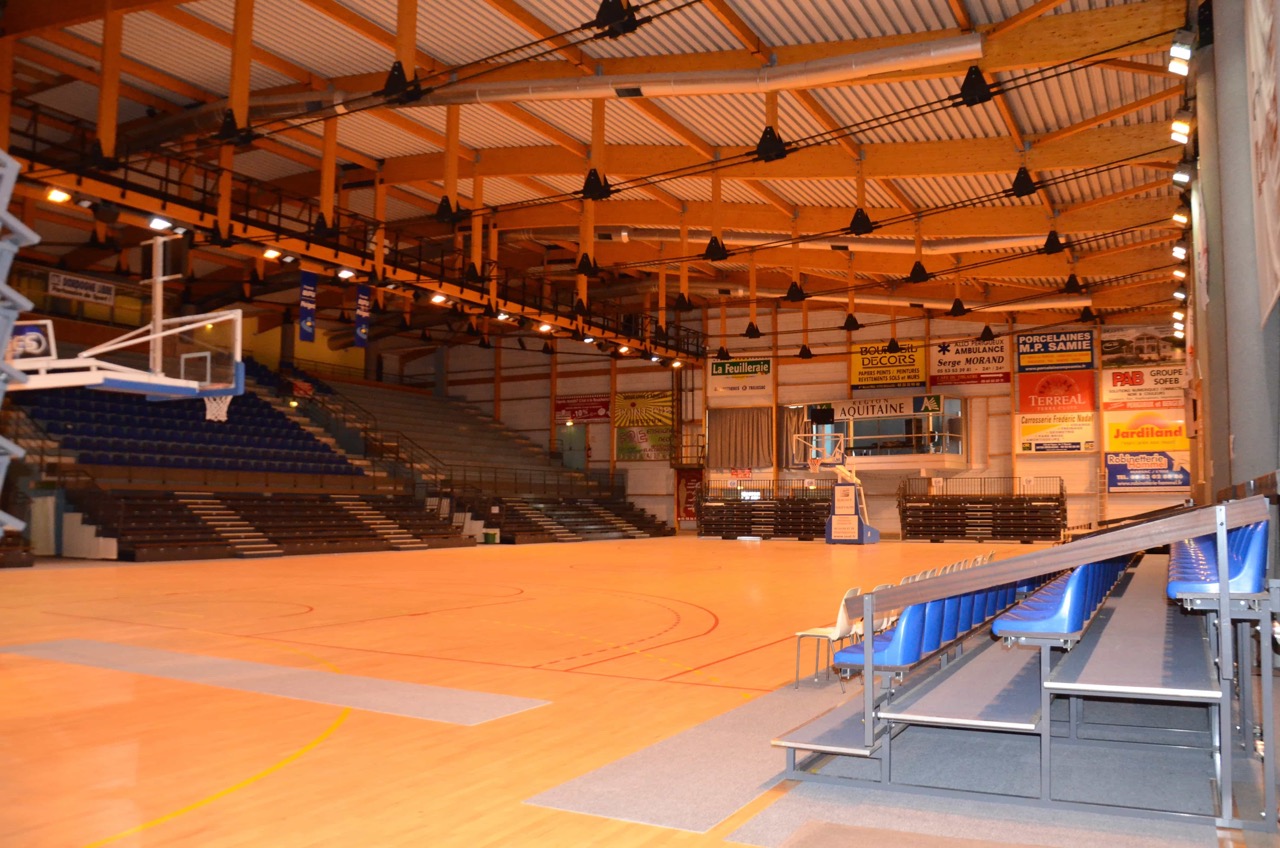 Gymnase-Agora_Tribunes