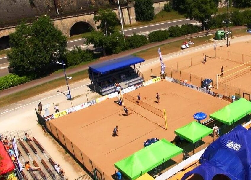 PHOTO-BEACH-VOLLEY-LAC-1-tribune-e1613742959915