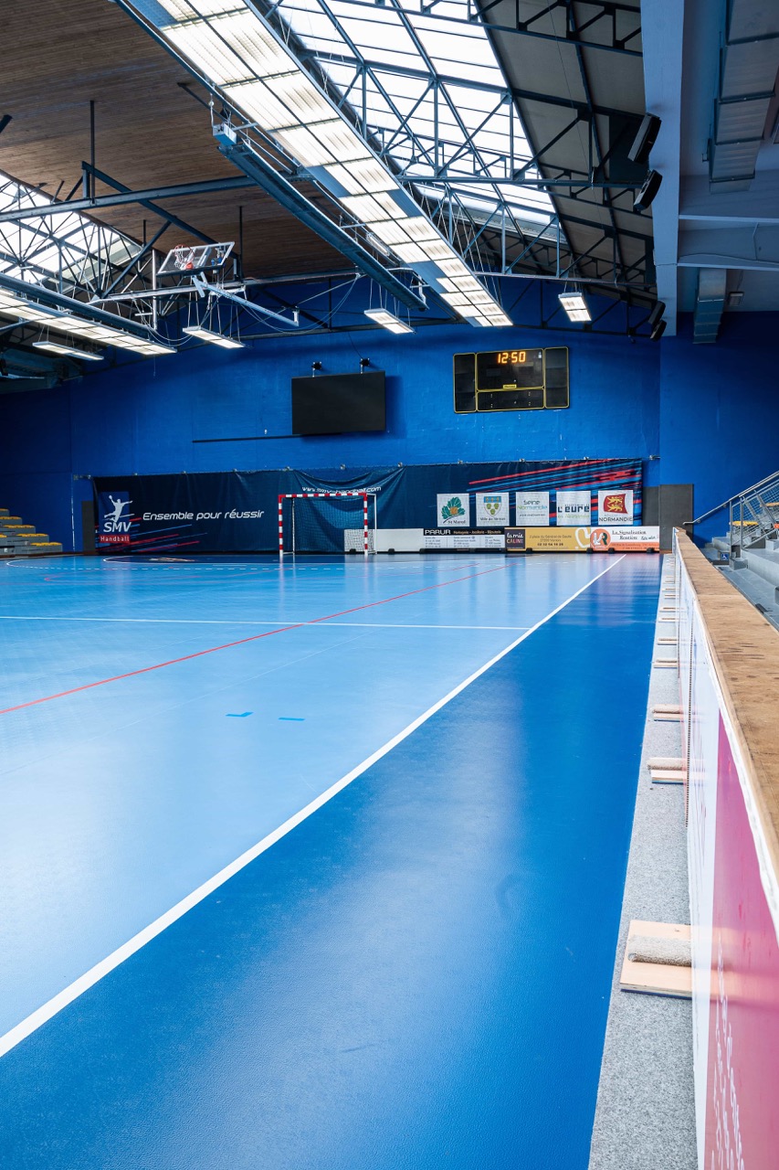 Salle-omnisport-format-portrait-1