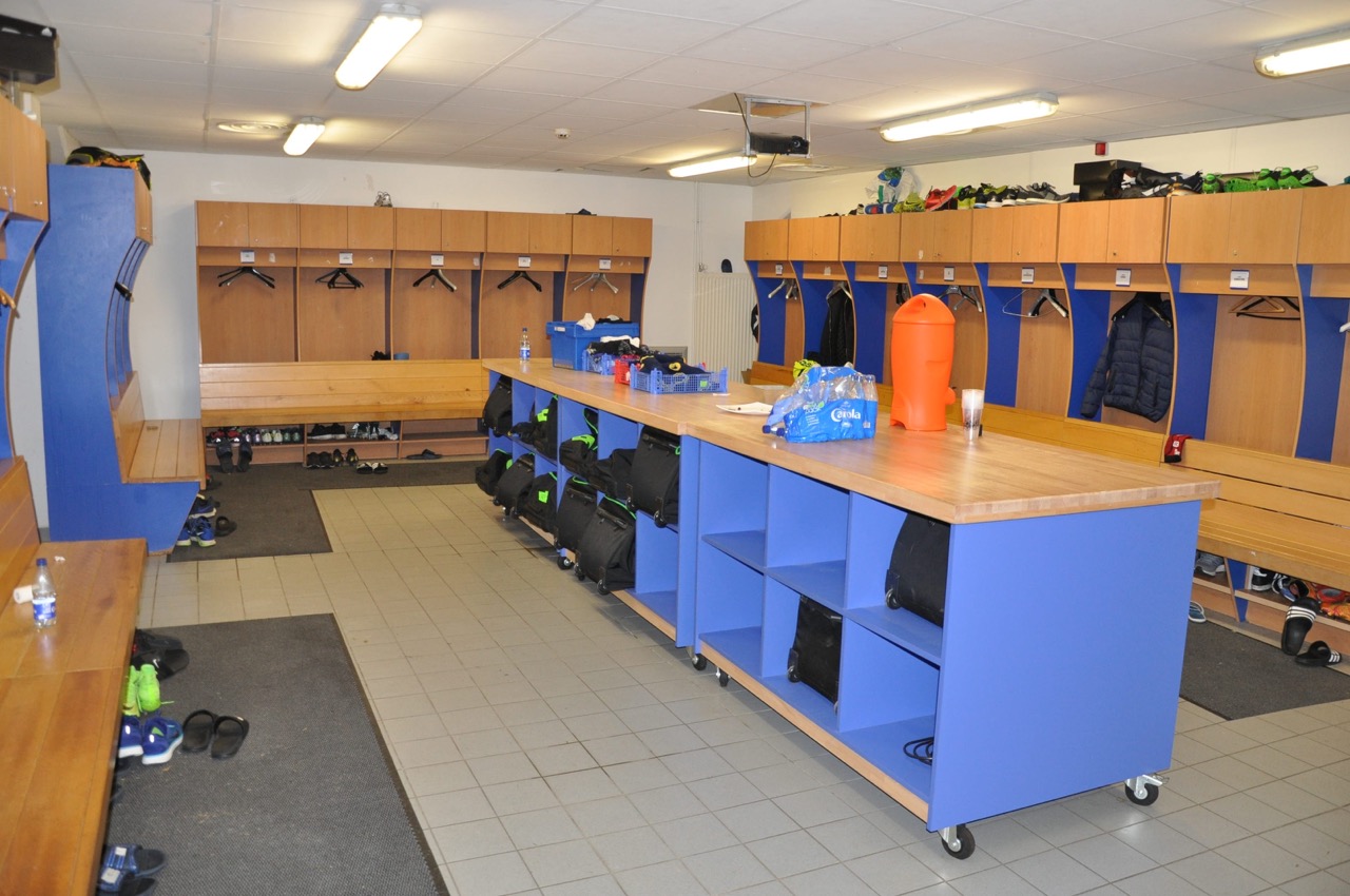 Vestiaires-equipe-locale-2