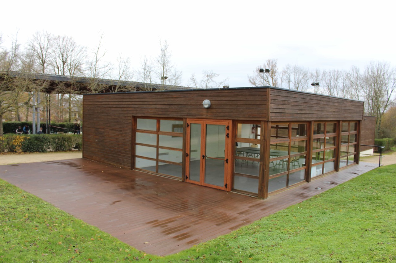 05-Exterieur-et-terrasse-espace-restauration