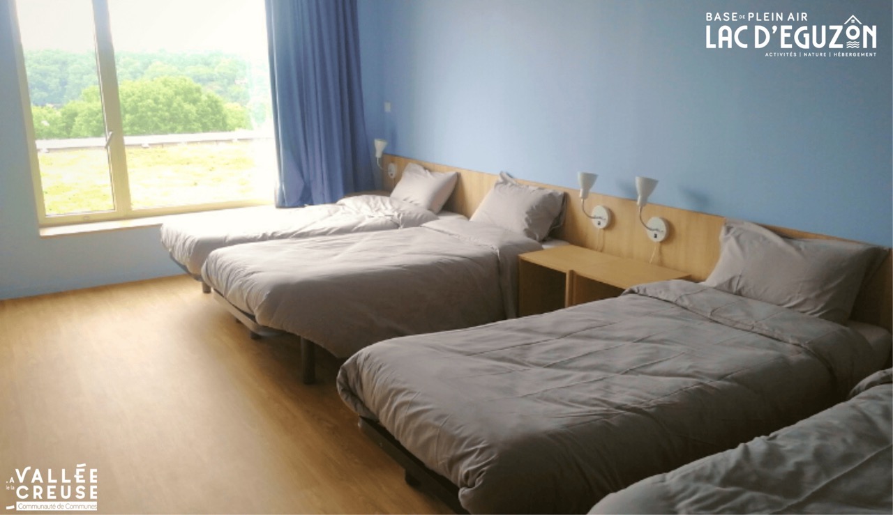 10-BPA-lac-Eguzon-Chambre-de-4-lits-simples