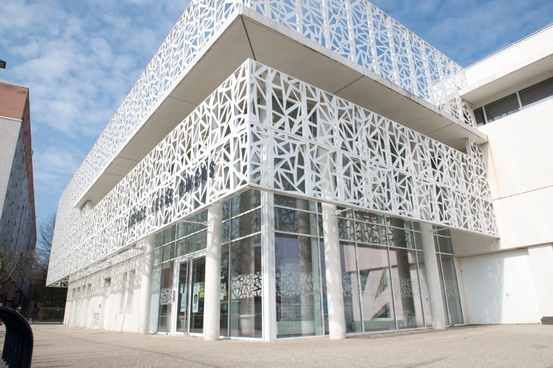 11-photo-principale-Vue-exterieure-de-face