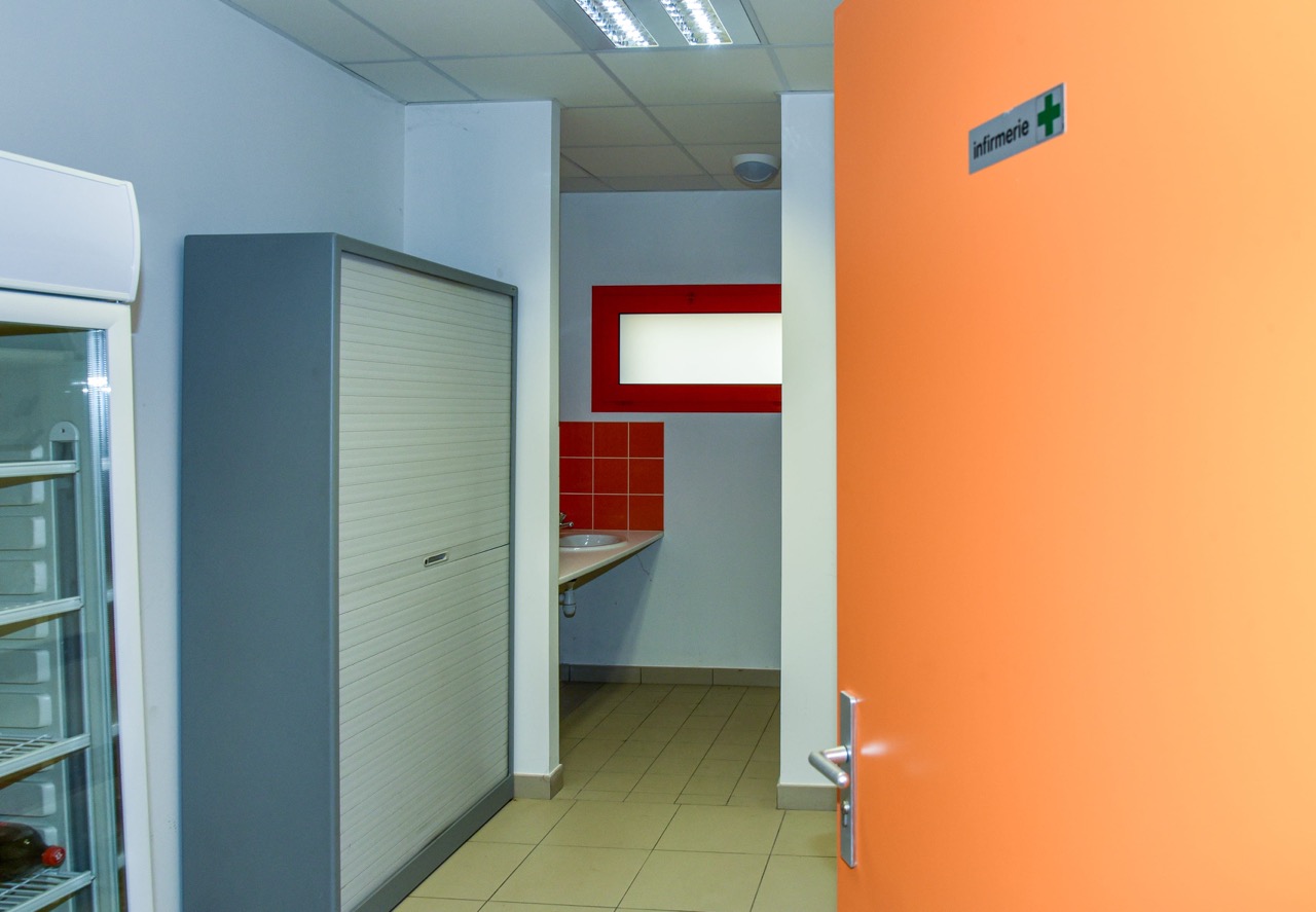 11-Salle-de-premiers-soins-infirmerie