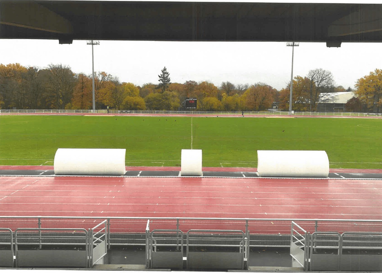 6-Vue-des-tribunes-assises