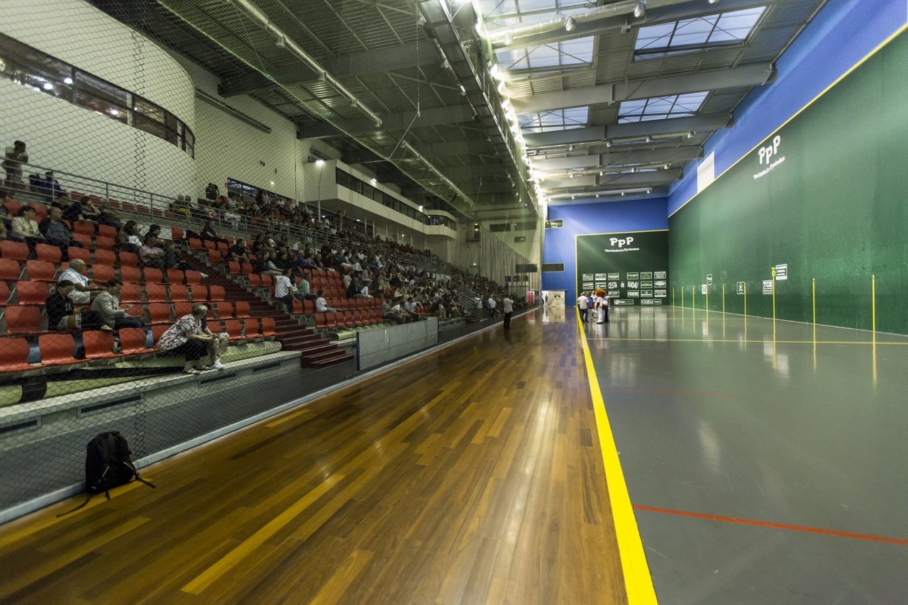 Aire_jeu_Tribune_Jai_Alai_Complexe_Pelote_Pau