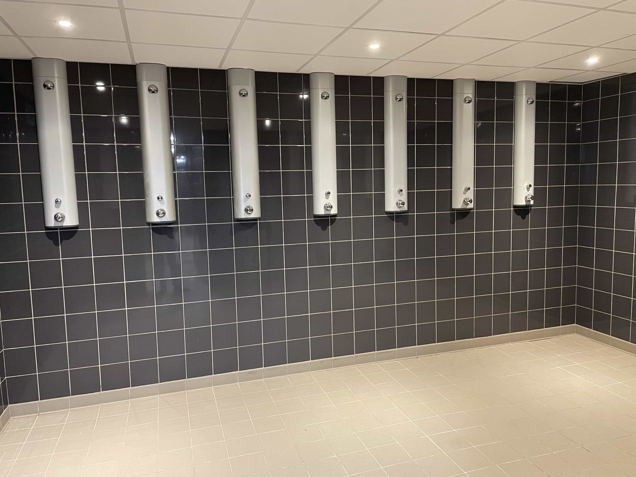 Douches_Vestiaire_Stade_Hameau_Pau