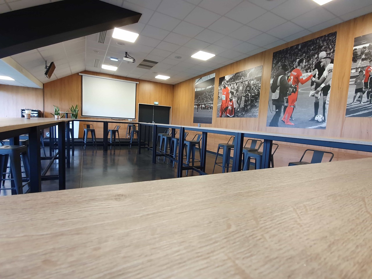 EnvolStadiumAndrezieux-BoutheonSalon1-