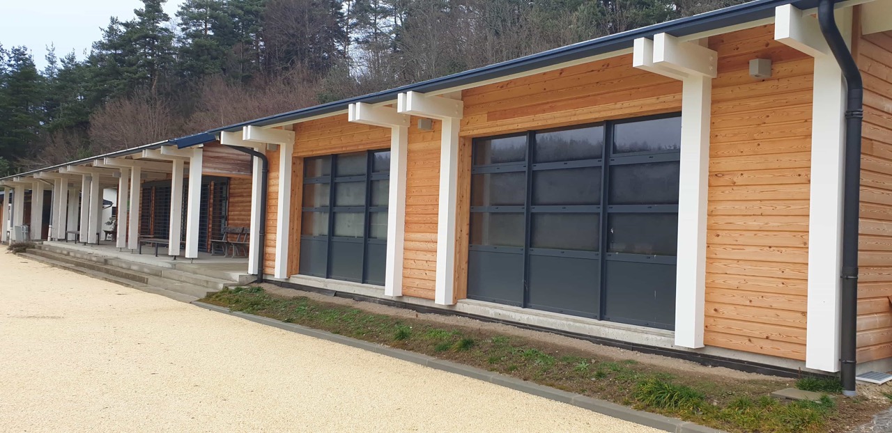 ExterieurdesvestiairesStadeLeChambonsurLignon