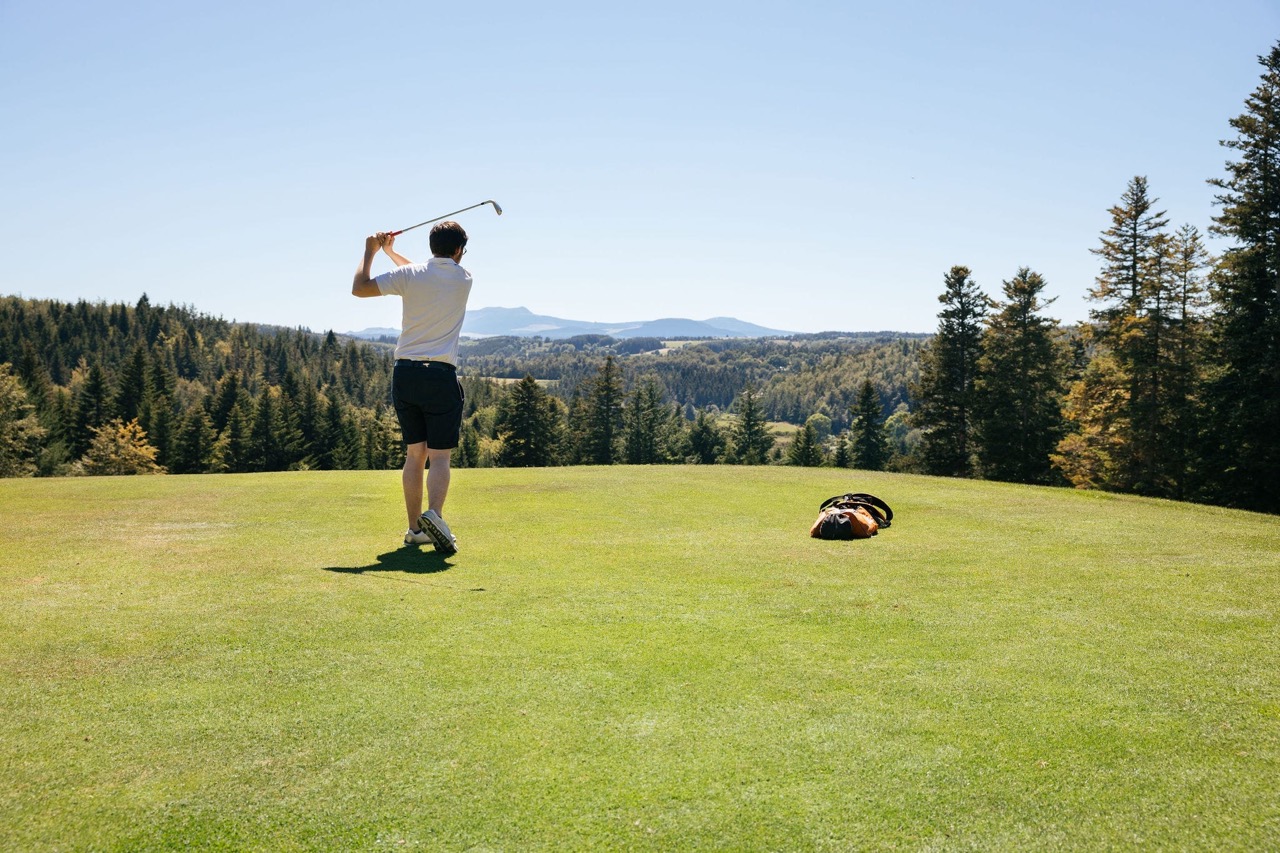 GOLF-18-TROUS-COPYRIGHT-Naturofilm