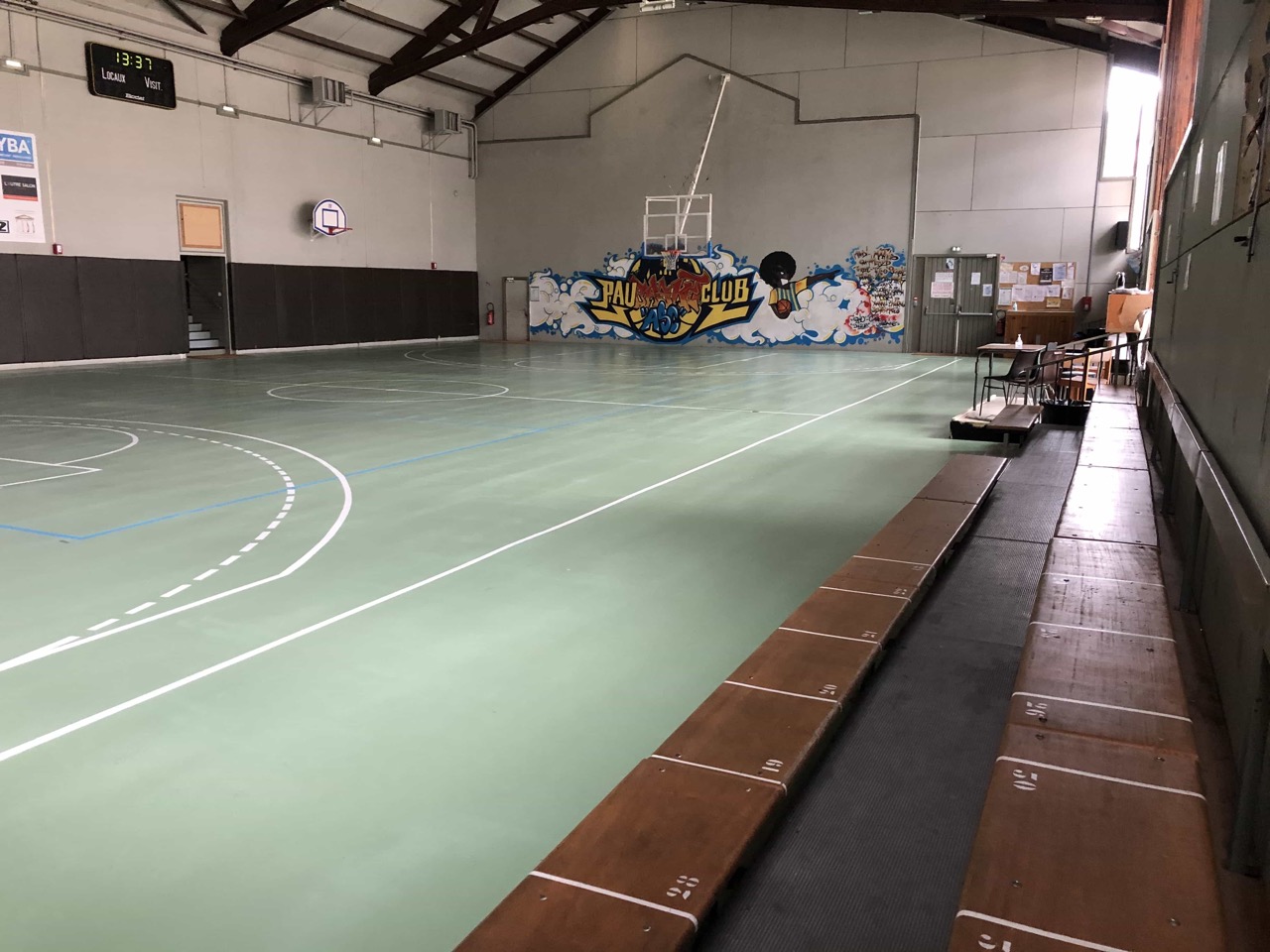 Gymnase_adjacent_Salle_dArmes_Pau