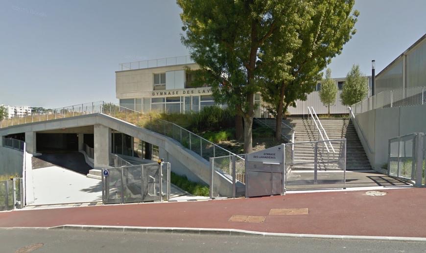 Gymnase-des-Lavandieres-cote-rue