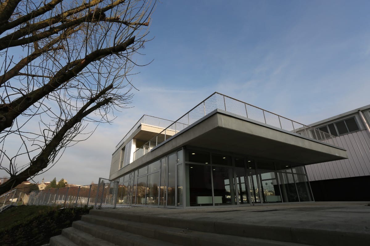 gymnase-des-Lavandieres-entree-principale