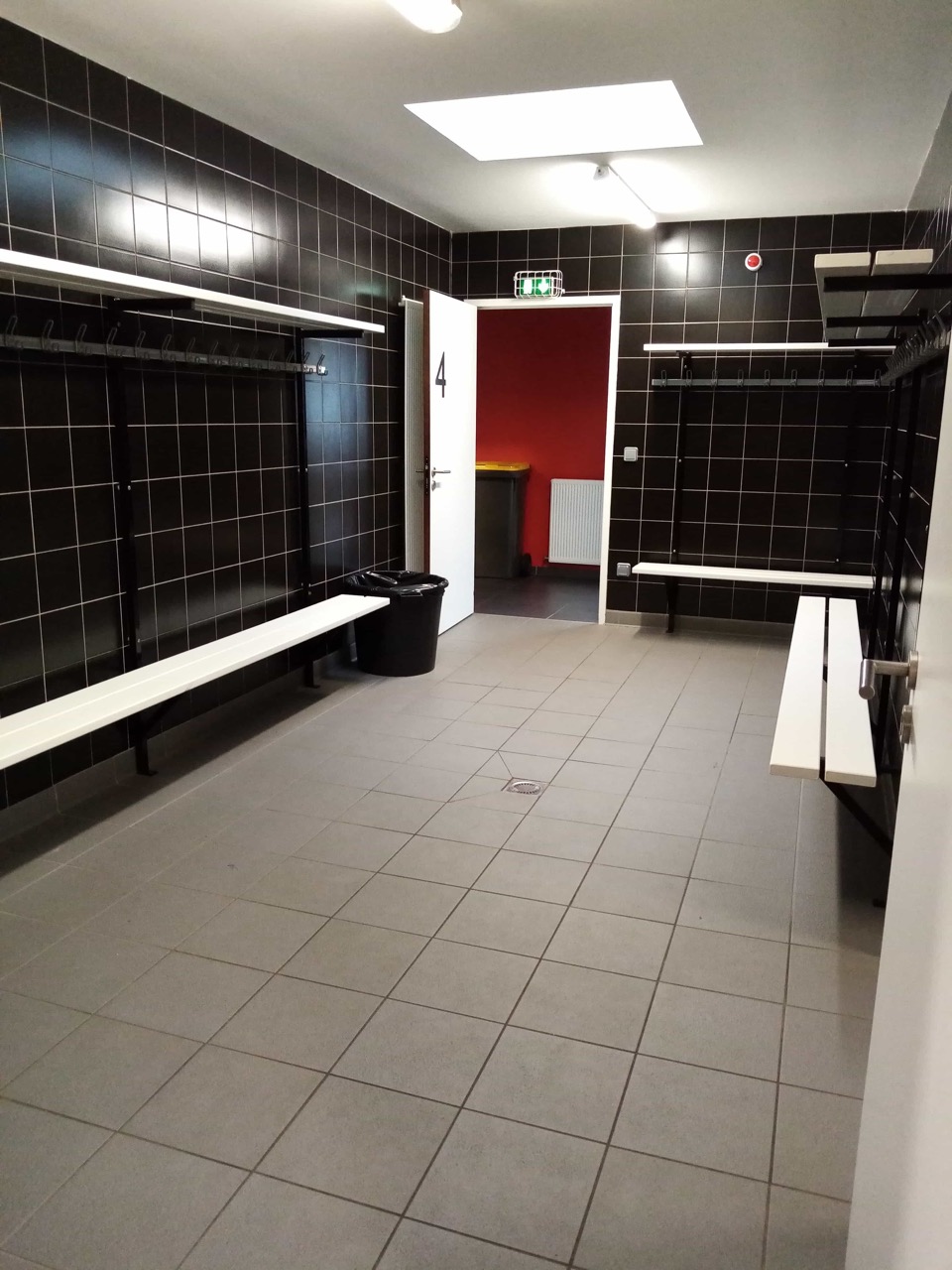 Gymnase-Mathalin-vestiaire