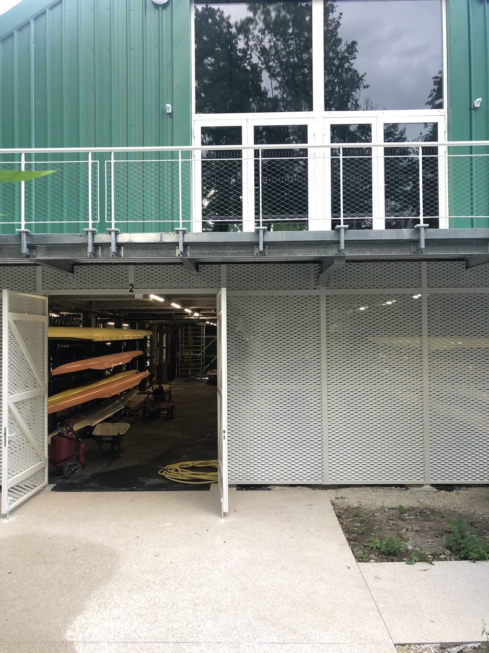 IMG_0474-VUE-ENTREE-GARAGE-ET-SALLE-DE-MUSCULATION-FACADE-SUD