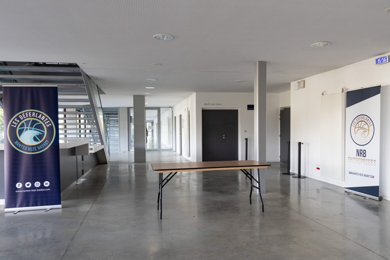 NM_SALLE-SPORTIVE-METROPOLITAINE_Vue-interieure-hall