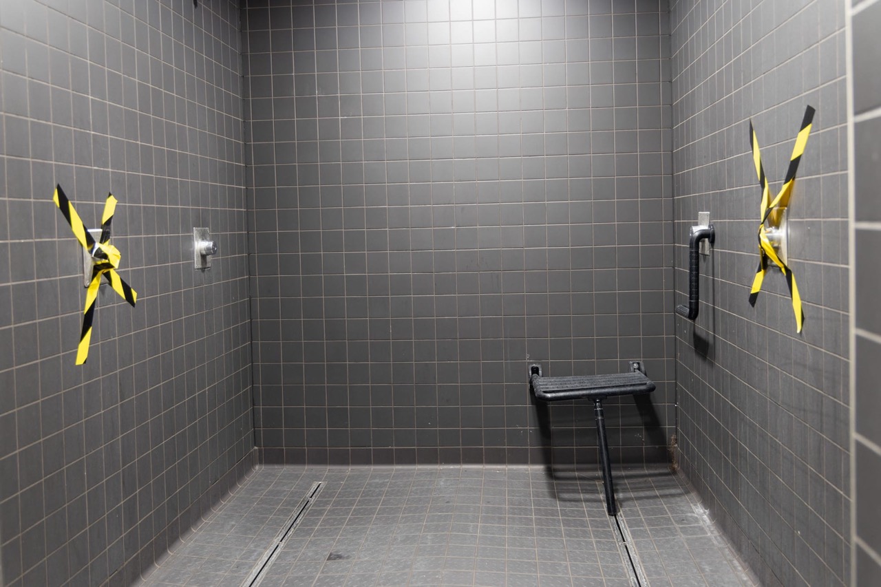 NM_STADIUM-PIERRE-QUINON_Vestiaire-douches-5