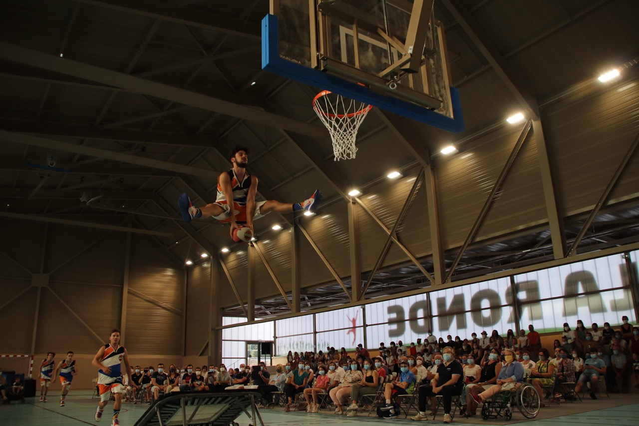 Nueil-Les-Aubiers_complexeRonde_BarjotsDunkers