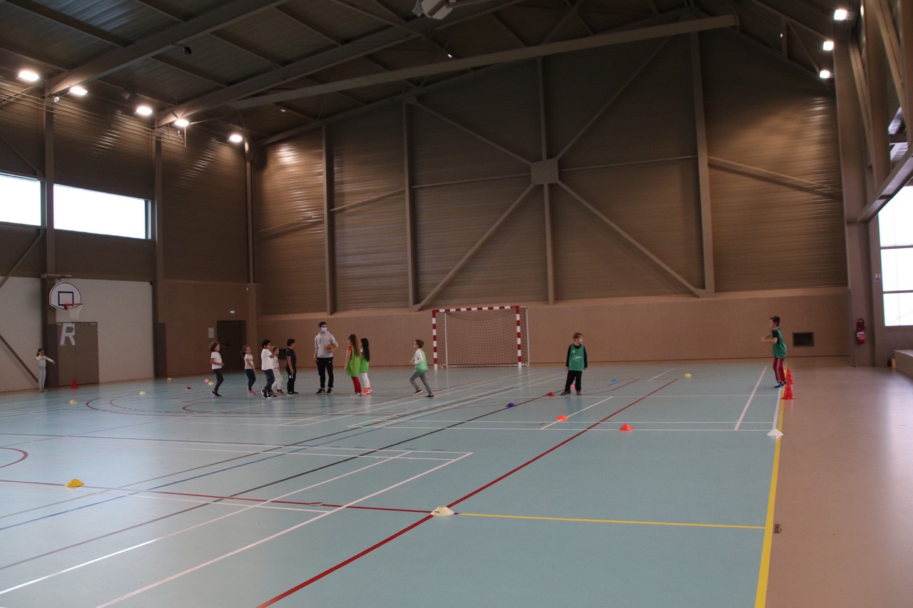 Nueil-Les-Aubiers_complexeRonde_SalleOmnisports4