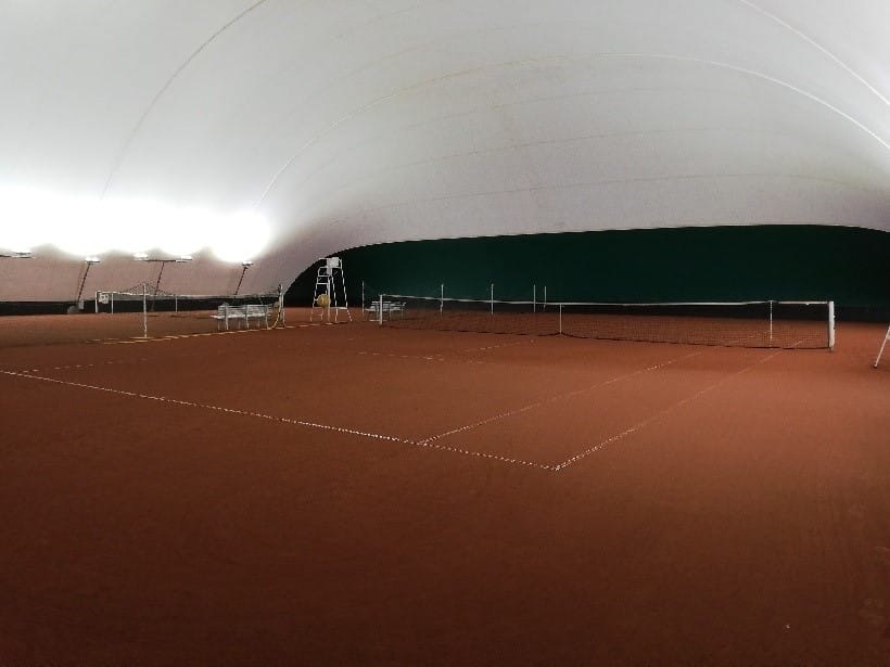Rosny-Tennis-vues-des-aires-de-jeu-eclairees-de-nuits-1