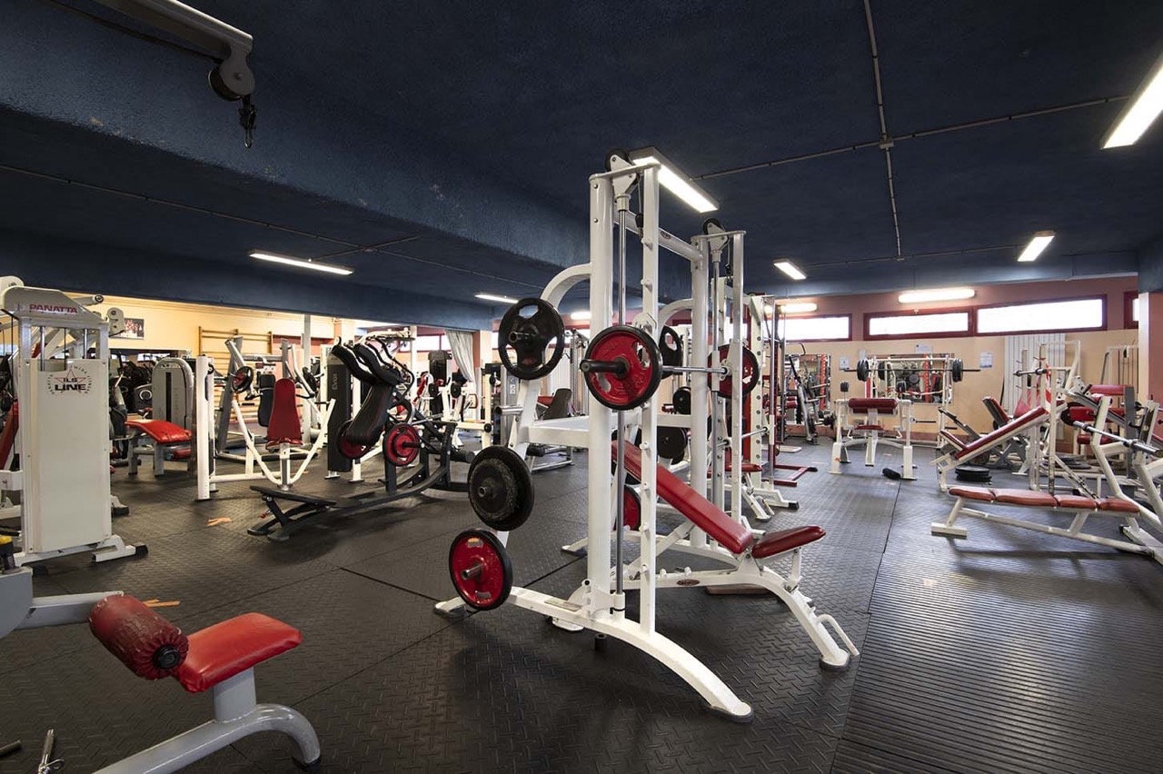 SALLE-DE-MUSCULATION-CENTRE-SPORTIF-P.-CATTIAU-VILLENEUVE-LA-GARENNE