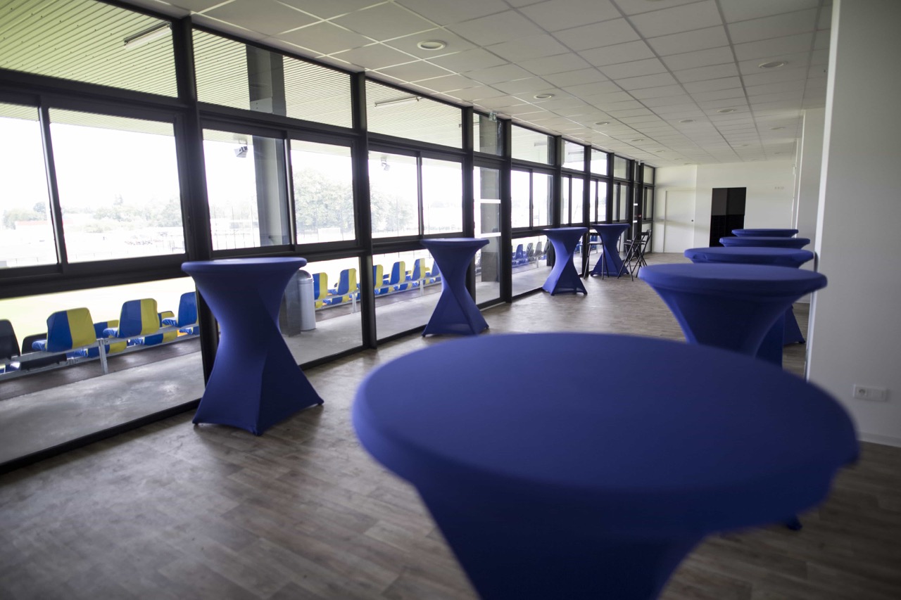 Salle_loges_Nouste_Camp_Pau
