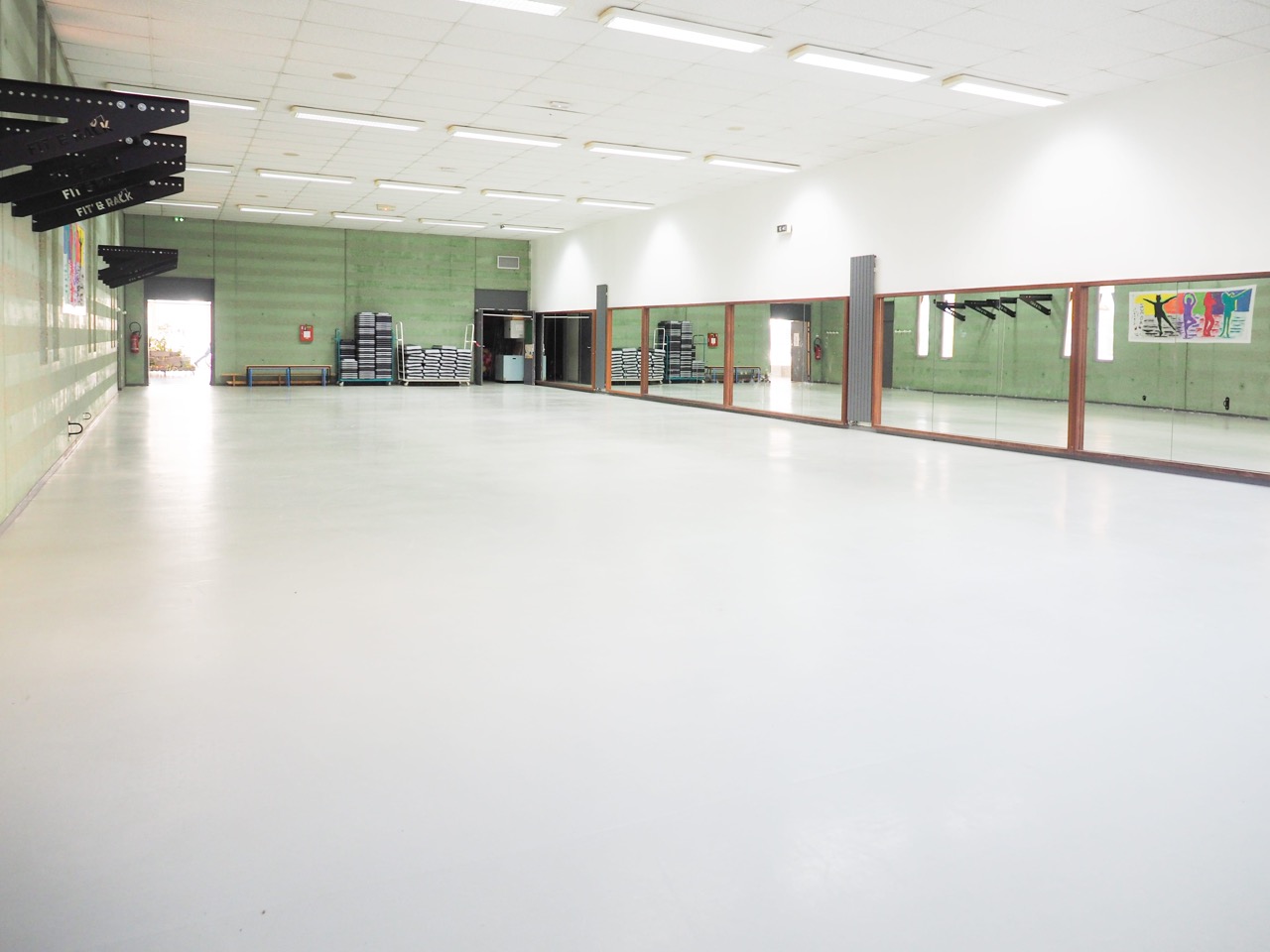 Salle-polyvalente