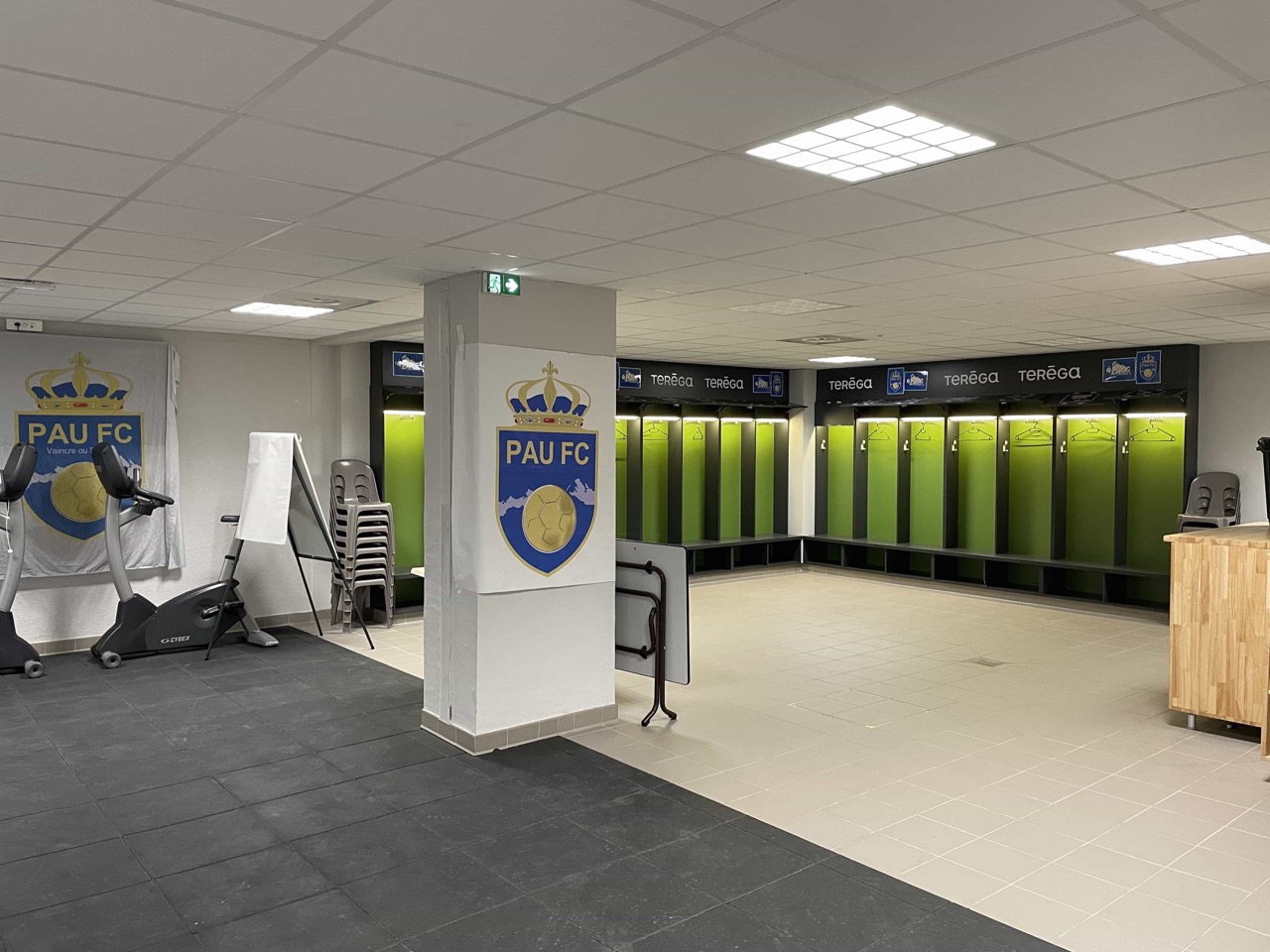Vestiaire_Principal_Gauche_Stade_Hameau_Pau