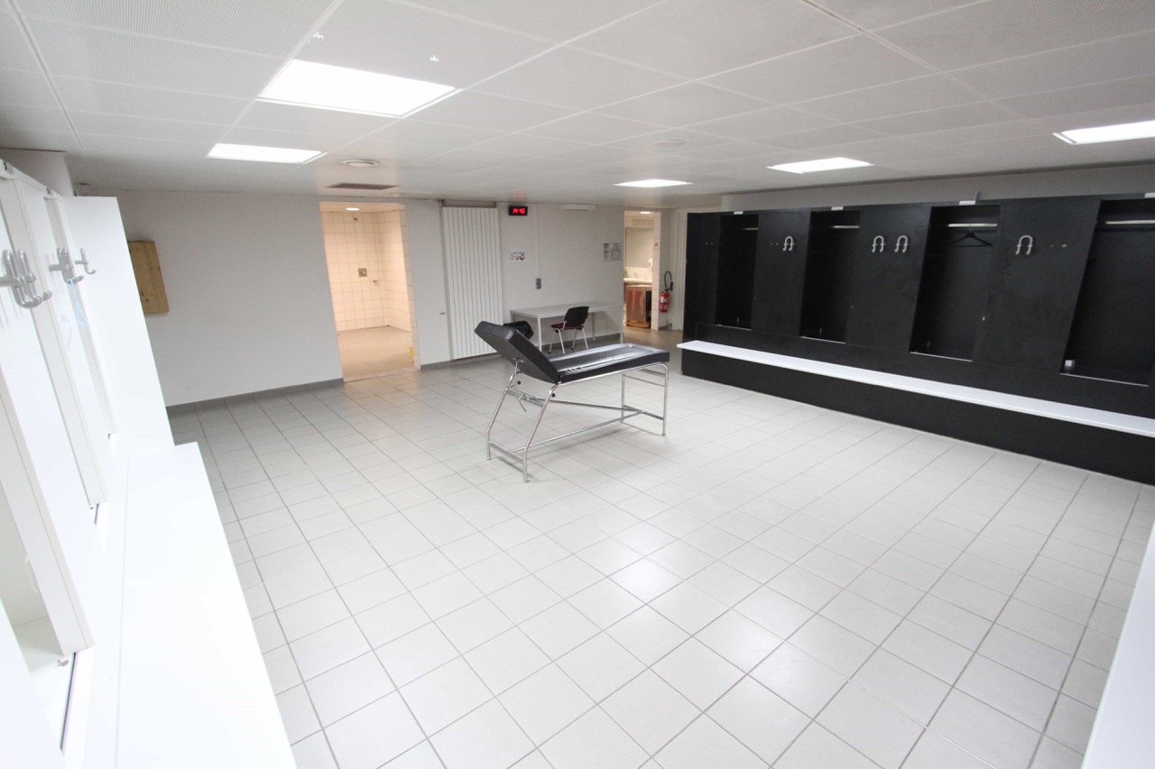 Vestiaires-joueurs-2