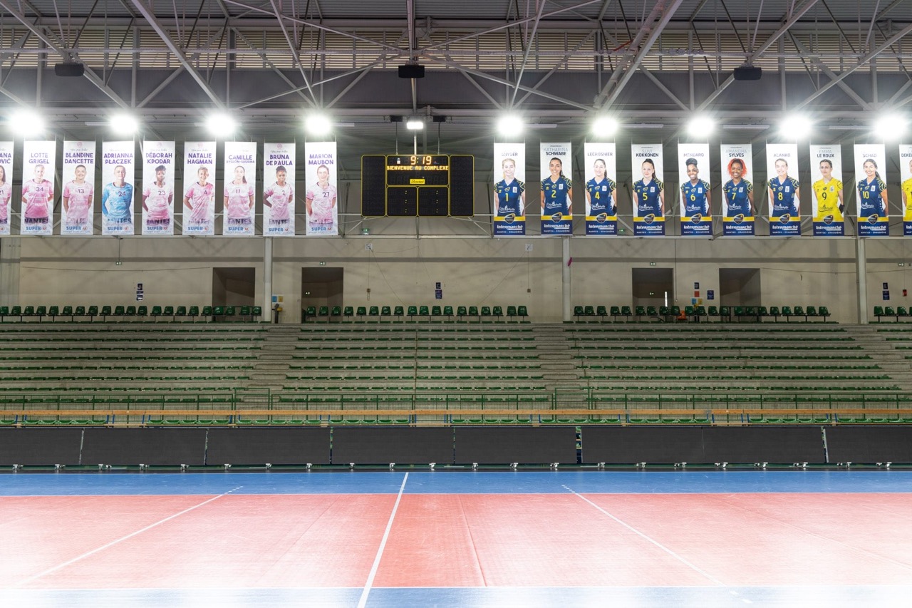 VN_CS-MANGIN-BEAULIEU_salle-omnisport_aire-de-jeux-tribunes-3