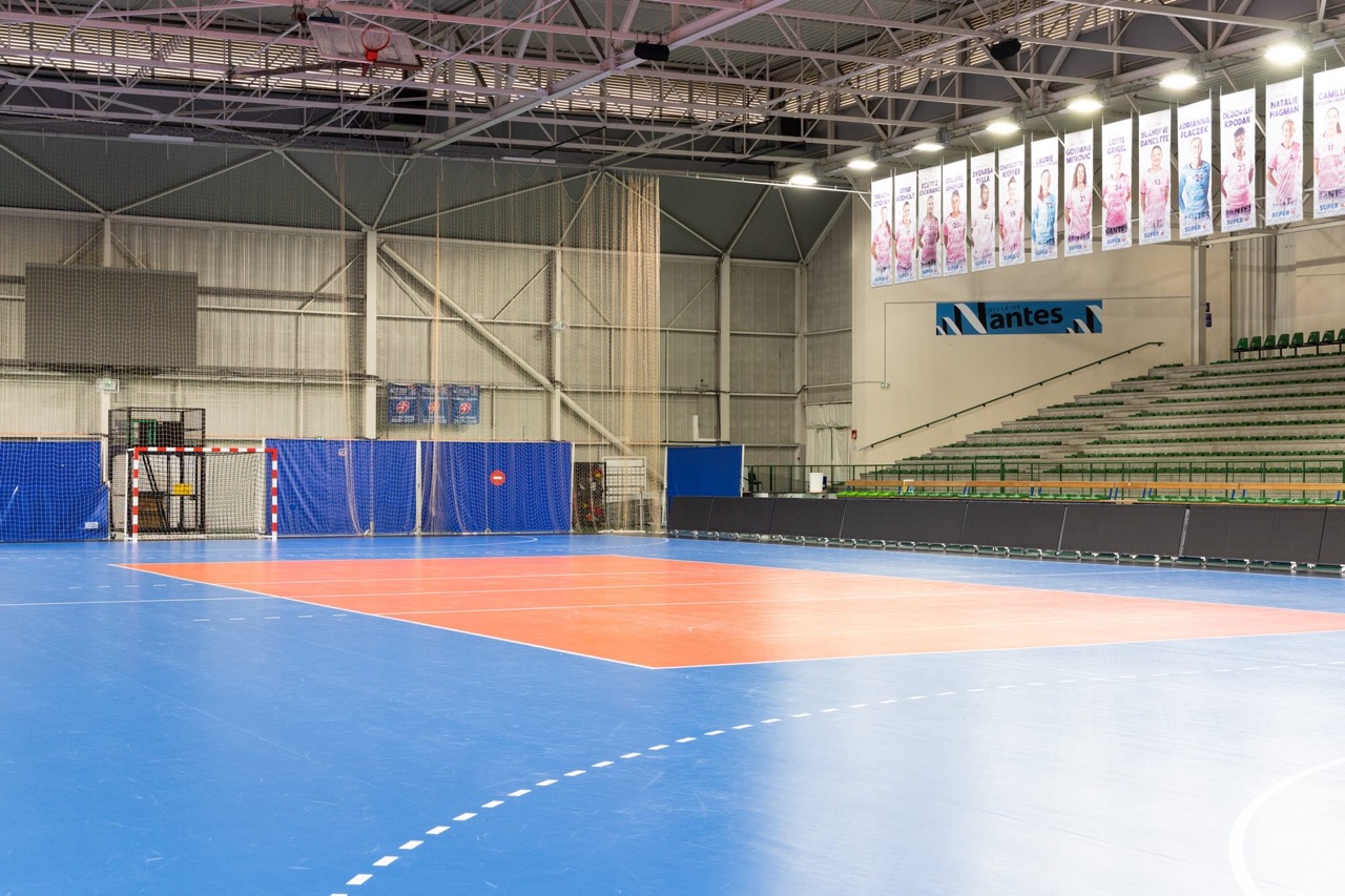 VN_CS-MANGIN-BEAULIEU_salle-omnisport_aire-de-jeux-tribunes-4