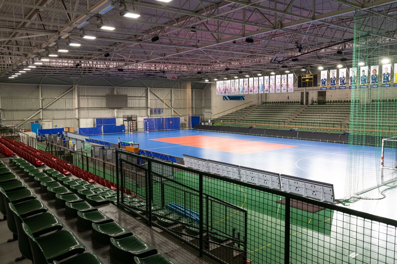 VN_CS-MANGIN-BEAULIEU_salle-omnisport_aire-de-jeux-tribunes-5