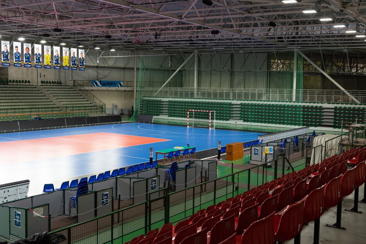 VN_CS-MANGIN-BEAULIEU_salle-omnisport_aire-de-jeux-tribunes-6