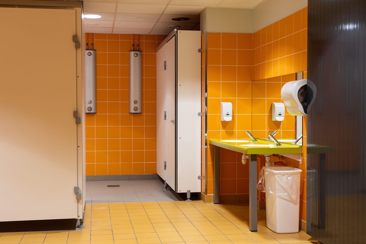 VN_GYMNASE-BOTTIERE-CHENAIE_douches-1