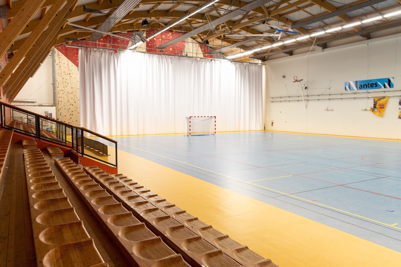 VN_GYMNASE-BOTTIERE-CHENAIE_grande-halle-tribune-3