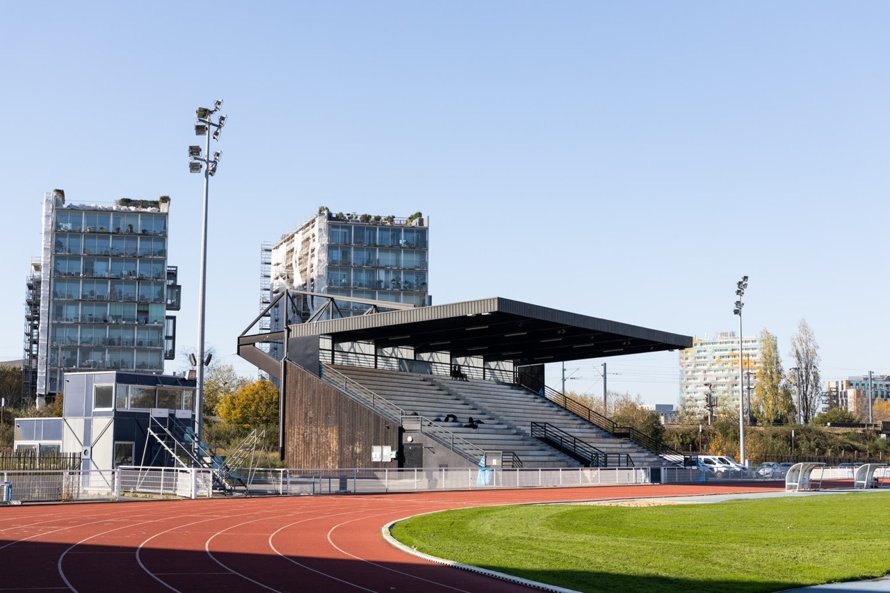 VN_STADE-MICHEL-LECOINTRE_Terrain-rugby-stade-athletisme-tribunes-1