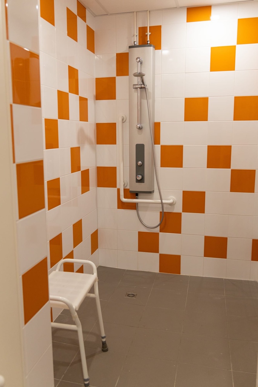 VN_STADE-PASCAL-LAPORTE_Tennis_vestiaire-douches-2