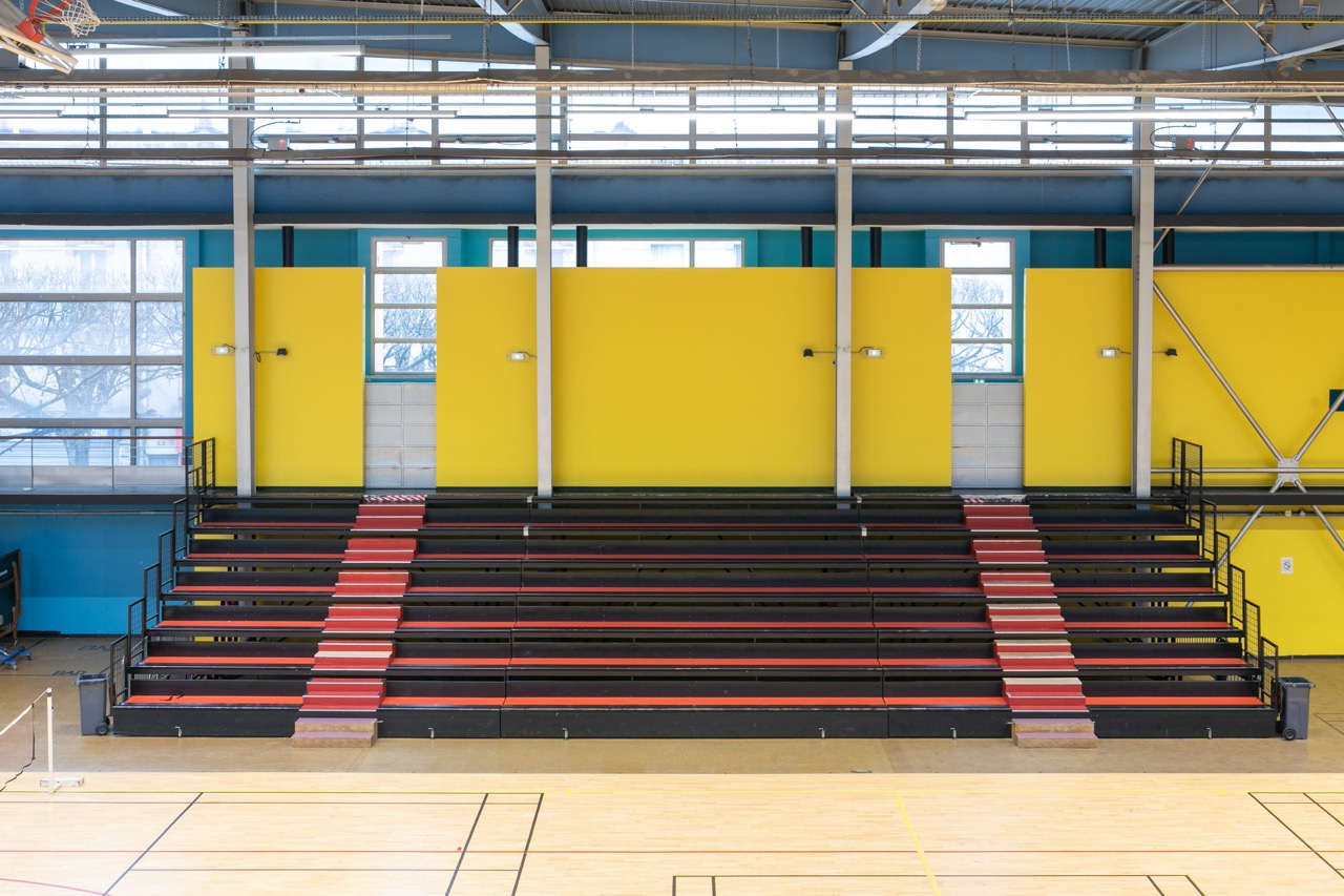 10-Vues-des-tribunes-assises-le-cas-echeant