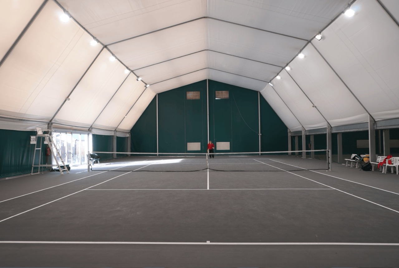 13-Terrain-en-surface-dure-multisport-couvert