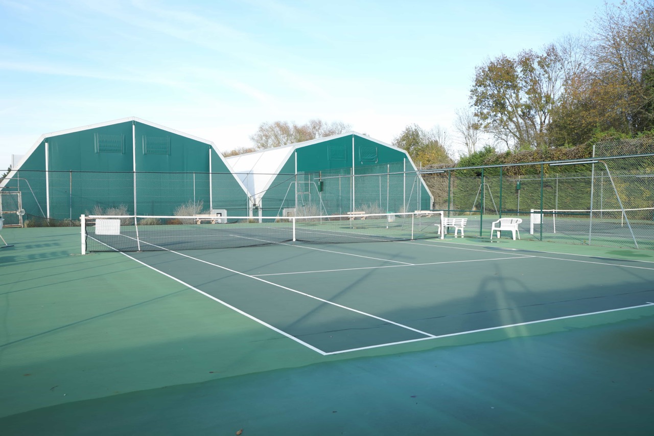 14-Terrain-en-surface-dure-multisport-couvert