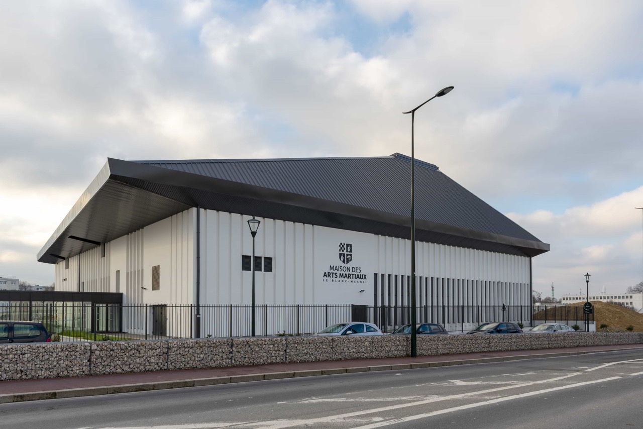 2021-01-15-Architecture-exterieure-de-la-Maison-des-arts-martiaux-AL-001