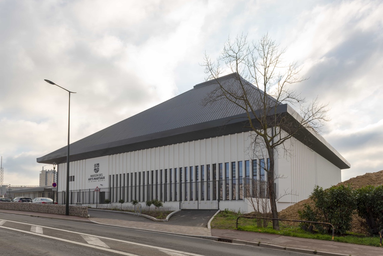 2021-01-15-Architecture-exterieure-de-la-Maison-des-arts-martiaux-AL-002