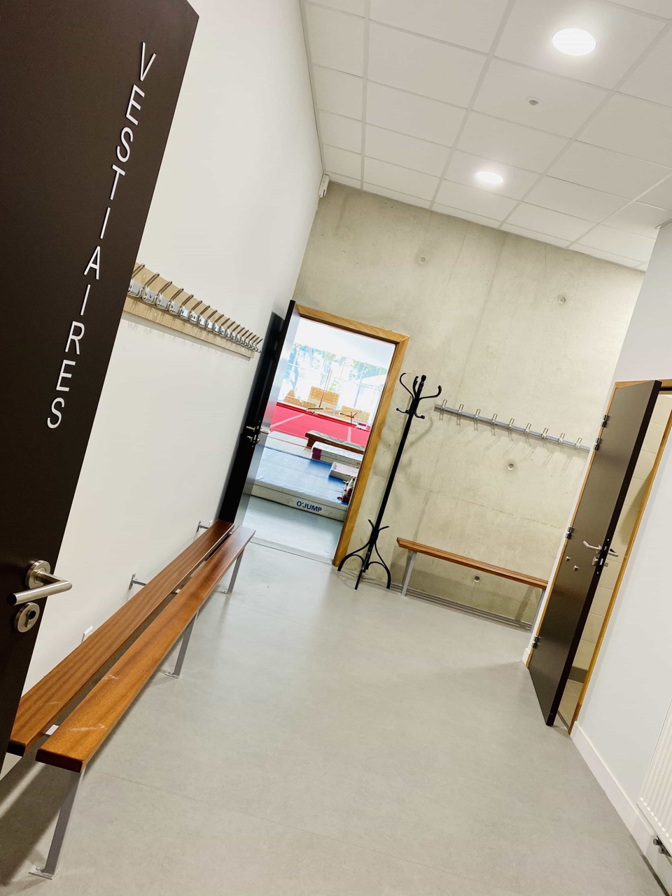 Equipement-1-Salle-de-Gymnastique_Vestiaires