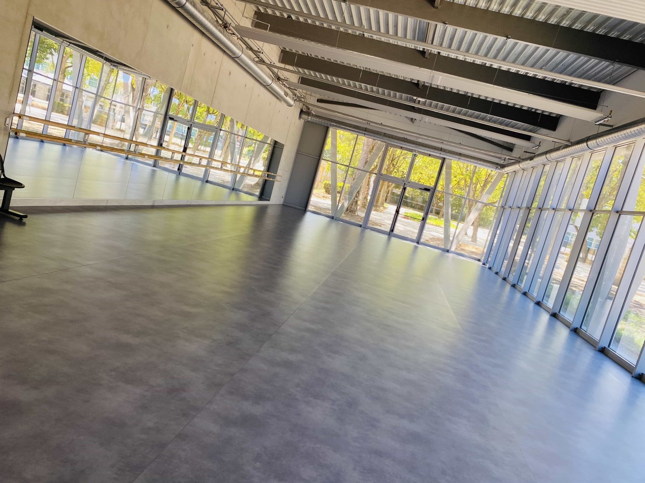 Equipement-4-Salle-de-danse
