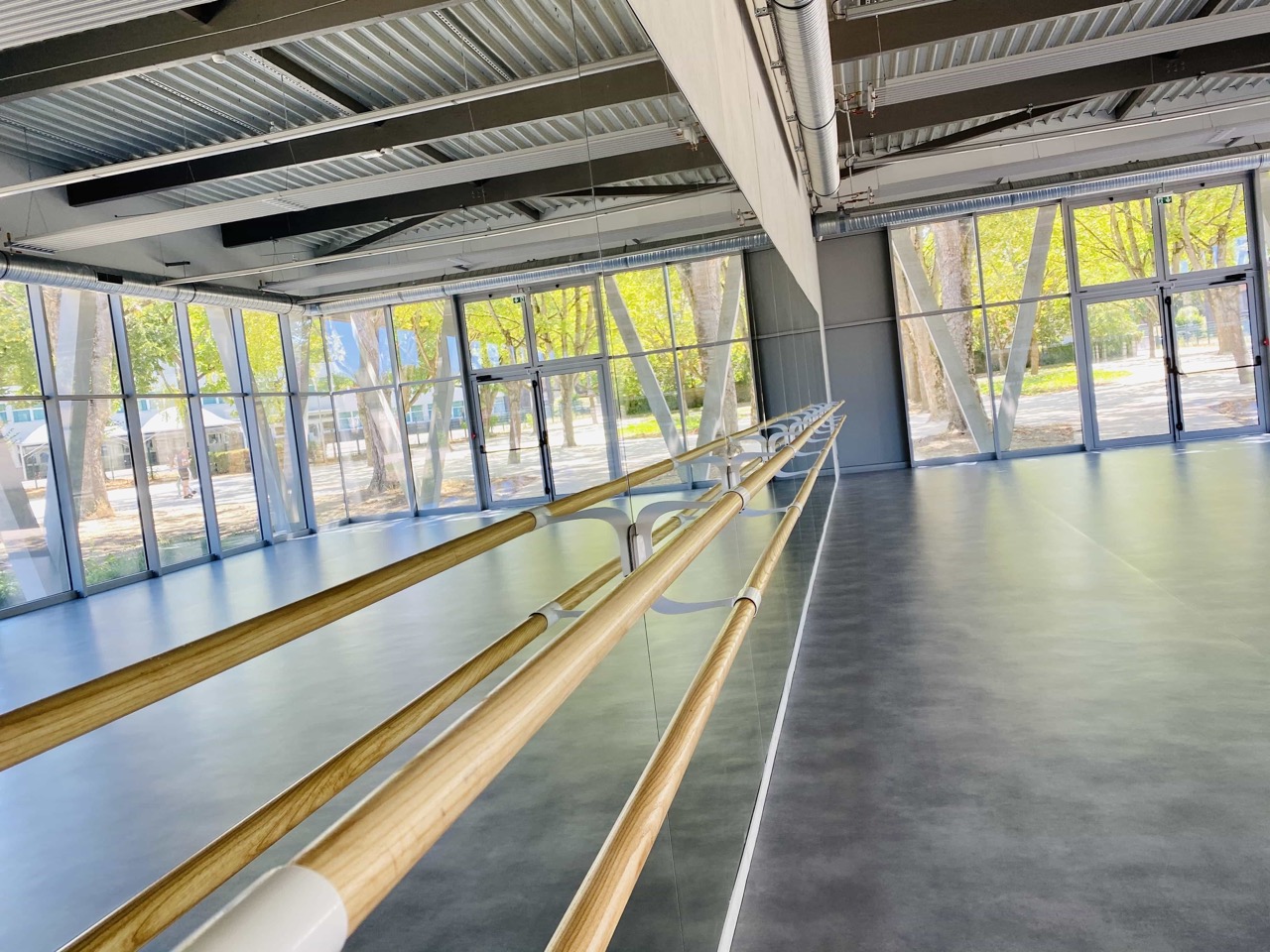 Equipement-4-Salle-de-danse2