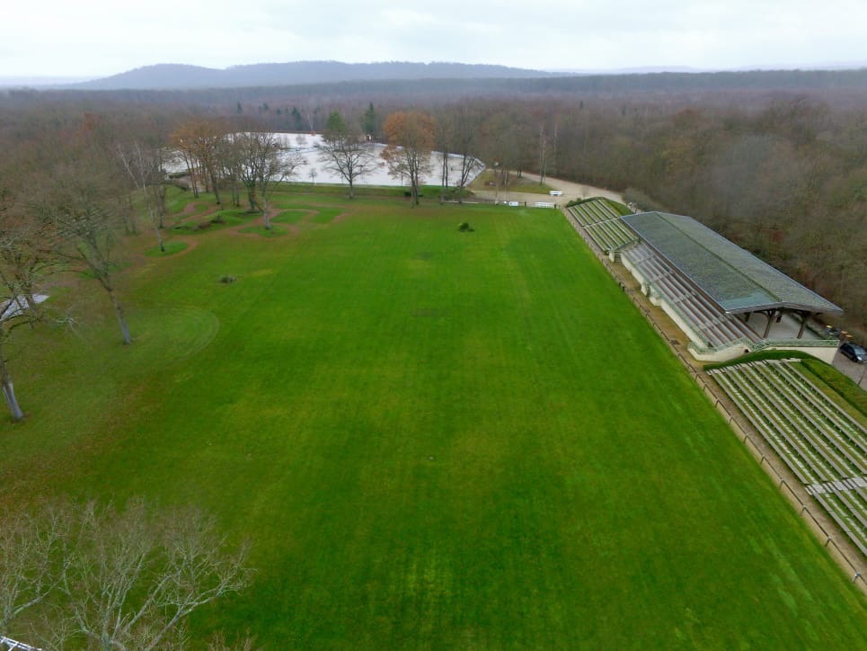 Grand-Parc-Vue-aerienne-carriere-engazonnee