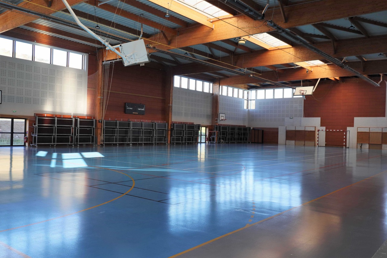 Interieur-complexe-sportif-1