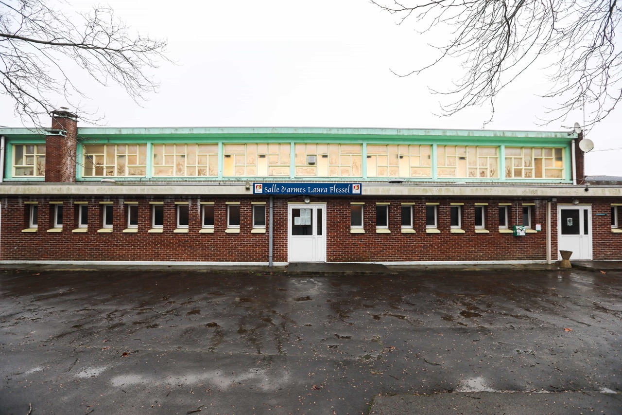 Salle-dArmes-Laura-Flessel-escrime-exterieur